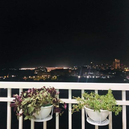 Ebony'S Place At Shore Residences Manila Esterno foto