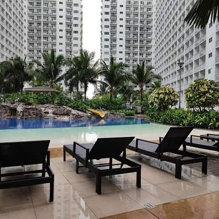 Ebony'S Place At Shore Residences Manila Esterno foto