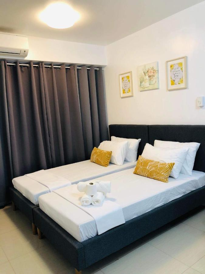 Ebony'S Place At Shore Residences Manila Esterno foto