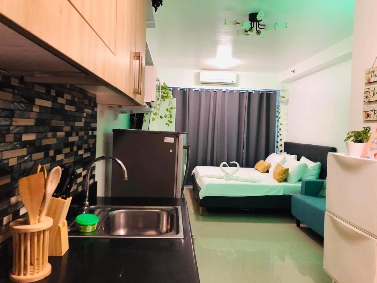Ebony'S Place At Shore Residences Manila Esterno foto