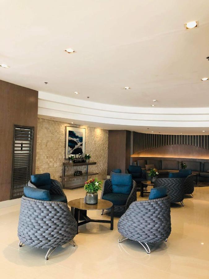 Ebony'S Place At Shore Residences Manila Esterno foto
